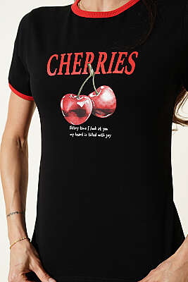 Cherries Baskılı T-shirt Siyah - Kadın Giyim Modelleri