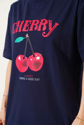 Cherry Baskılı T-shirt Lacivert - Kadın Giyim Modelleri