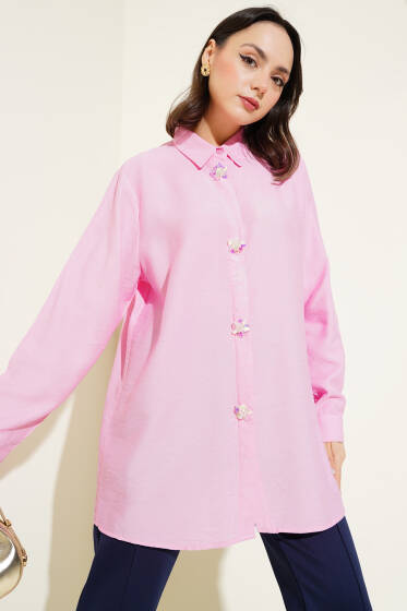 Çiçek Aksesuarlı Gizli Düğmeli Gömlek Pembe - Gömlek