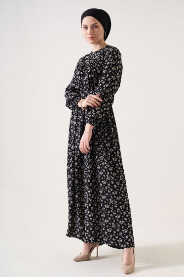 Çiçek Bahçesi Kemerli Siyah Elbise - Tesettür Elbise