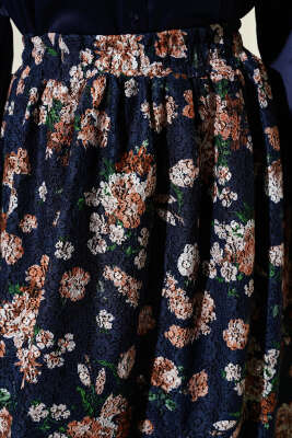 Çiçek Baskılı Güpürlü Etek Lacivert - Etek