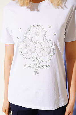 Çiçek Buketli Taşlı T-shirt Beyaz - Kadın Giyim Modelleri