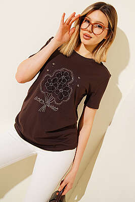 Çiçek Buketli Taşlı T-shirt Kahve - DESTİNA