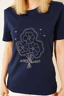 Çiçek Buketli Taşlı T-shirt Lacivert - Kadın Giyim Modelleri