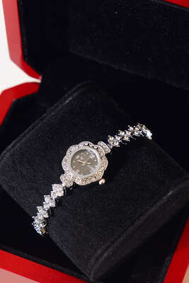 Çiçek Çerçeveli Taşlı Kadın Saat Silver Siyah 