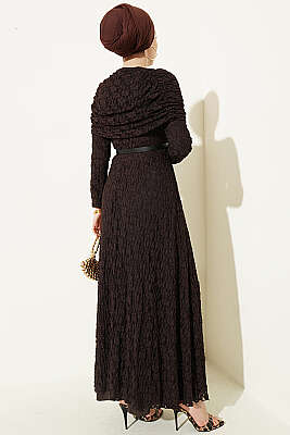 Çiçek Dantelli Kemerli Büzgülü Kahve - Elbise