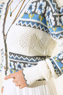 Çiçek Desen Kısa Triko Hırka Ekru - Triko Hırka