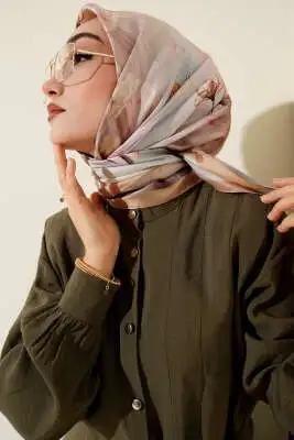 Çiçek Desen Twill Eşarp Altuni - Başörtüsü