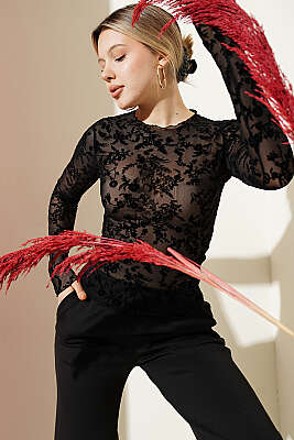 Çiçek Desenli Dantelli Bluz Siyah - Kadın Giyim Modelleri