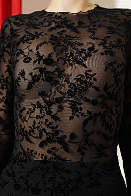 Çiçek Desenli Dantelli Bluz Siyah - Kadın Giyim Modelleri