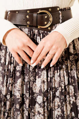 Çiçek Desenli Kemerli Piliseli Etek Acı Kahve - Etek