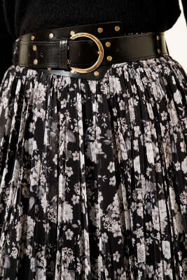 Çiçek Desenli Kemerli Piliseli Etek Siyah - Etek