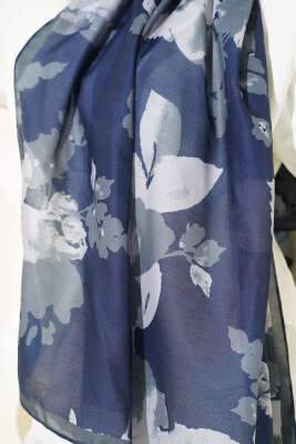 Çiçek Desenli Ribana Şal Lacivert - Başörtüsü