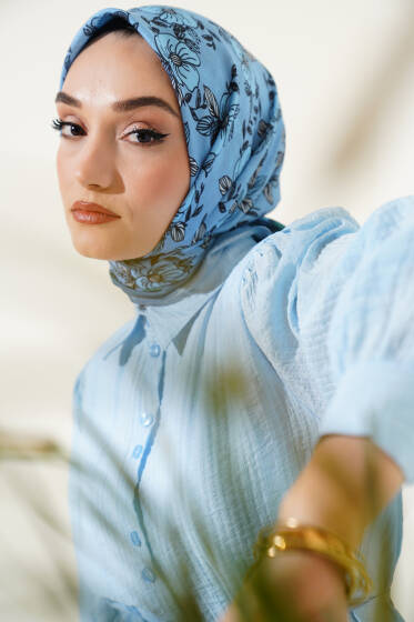 Çiçek Desenli Şeritli Eşarp İndigo - Başörtüsü