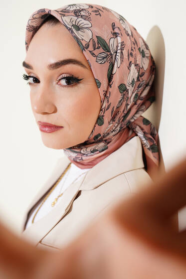 Çiçek Desenli Şeritli Eşarp Yavru Ağzı - Başörtüsü