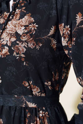 Çiçek Desenli Şifon Kat Elbise Siyah - Tesettür Elbise