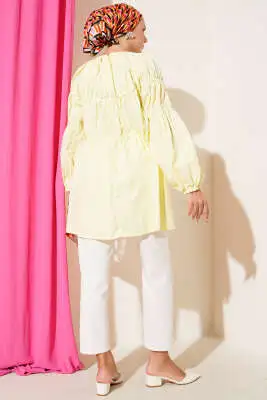 Çiçek Detaylı Biyeli Tunik Sarı - Tunik