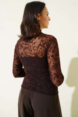 Çiçek Detaylı Büzgülü Tül Bluz Acı Kahve - Kadın Giyim Modelleri