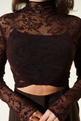 Çiçek Detaylı Büzgülü Tül Bluz Acı Kahve - Kadın Giyim Modelleri