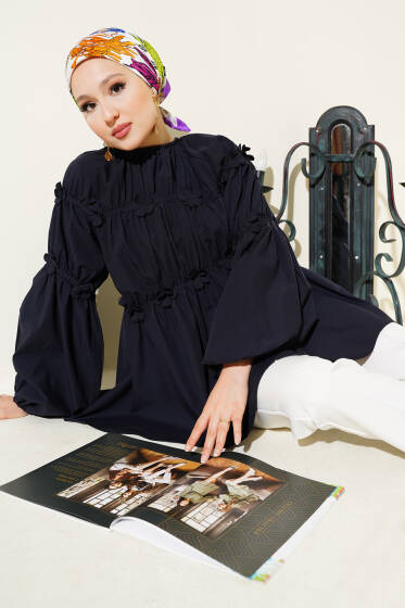 Çiçek Detaylı Kol Lastikli Tunik Lacivert - Tunik