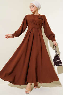 Çiçek Detaylı Önü Çapraz Bağlamalı Elbise Kahve 