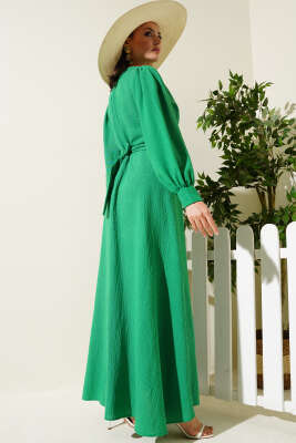 Çiçek Detaylı Önü Çapraz Bağlamalı Elbise Yeşil - Tesettür Elbise