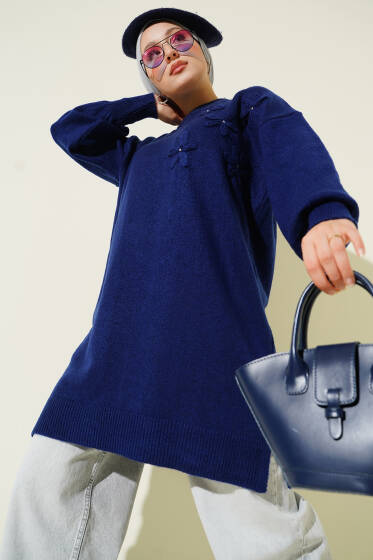 Çiçek Detaylı Yumoş Triko Tunik Lacivert - Tunik