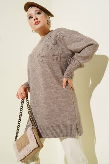 Çiçek Detaylı Yumoş Triko Tunik Vizon - Tunik