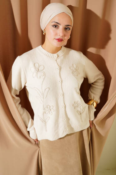 Çiçek İşlemeli Kısa Triko Hırka Bej - Hırka