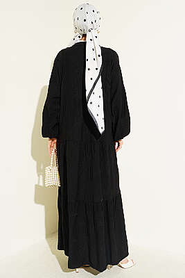 Çiçek Kabartmalı Hakim Yaka Katlı Elbise Siyah - Elbise