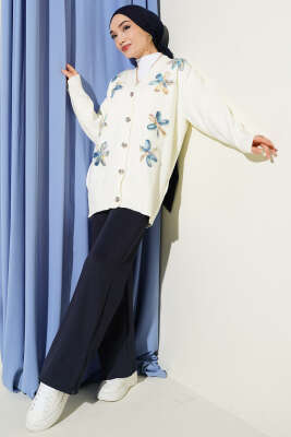 Çiçek Motifli Düğmeli Triko Hırka Ekru Mavi - Hırka