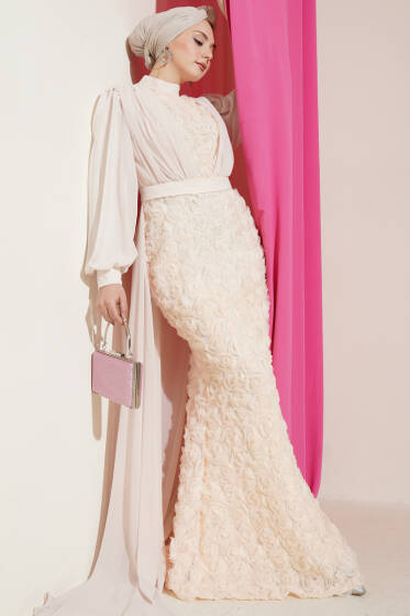 Çiçek Motifli Tül Pelerinli Abiye Elbise Krem - Elbise