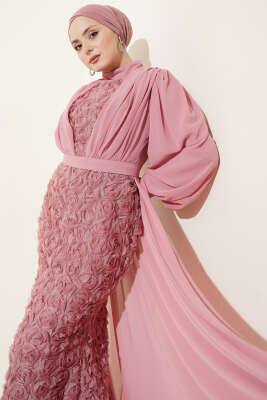 Çiçek Motifli Tül Pelerinli Abiye Elbise Pudra - Elbise