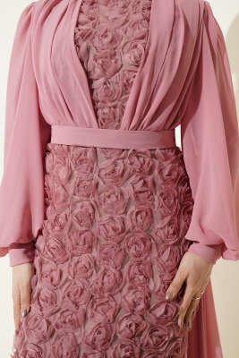 Çiçek Motifli Tül Pelerinli Abiye Elbise Pudra - Elbise