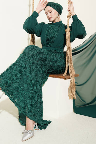Çiçek Motifli Tül Pelerinli Abiye Elbise Zümrüt - Elbise