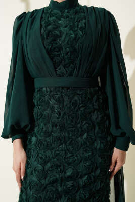 Çiçek Motifli Tül Pelerinli Abiye Elbise Zümrüt - Elbise