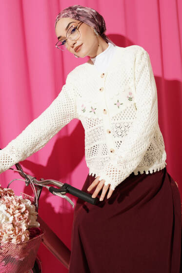 Çiçek Nakış Ajurlu Kısa Triko Hırka Ekru - Yılın Fırsatı