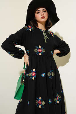 Çiçek Nakış İşlemeli Şifon Elbise Siyah - Tesettür Elbise