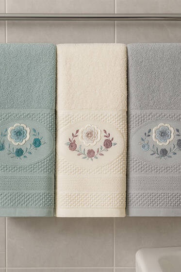 Çiçek Nakışlı 3'lü Yüz Havlu Set Asorti 1 - HAVLU TAKIMLARI