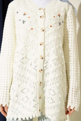 Çiçek Nakışlı Ajurlu Triko Hırka Ekru - Hırka