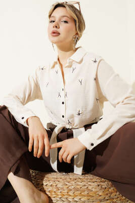 Çiçek Nakışlı Bağlamalı Crop Gömlek Krem - Kadın Giyim Modelleri