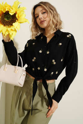 Çiçek Nakışlı Bağlamalı Crop Gömlek Siyah - HELLIE