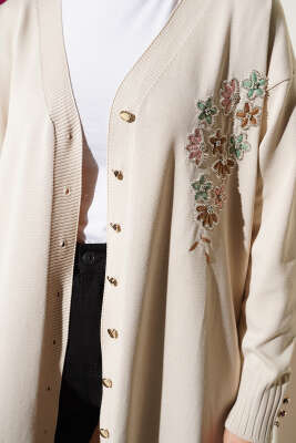 Çiçek Nakışlı Düğmeli Merserize Hırka Bej - Yılın Fırsatı