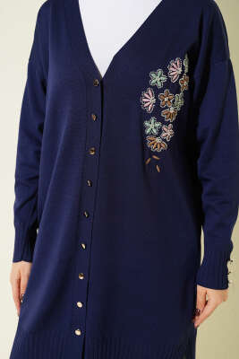 Çiçek Nakışlı Düğmeli Merserize Hırka Lacivert - Hırka