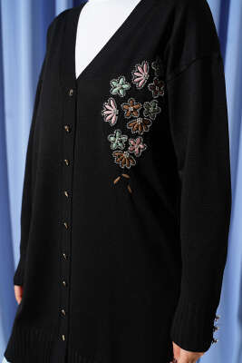 Çiçek Nakışlı Düğmeli Merserize Hırka Siyah - Hırka