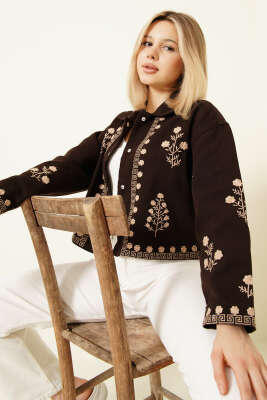 Çiçek Nakışlı Gabardin Kısa Ceket Kahve - LEVURE