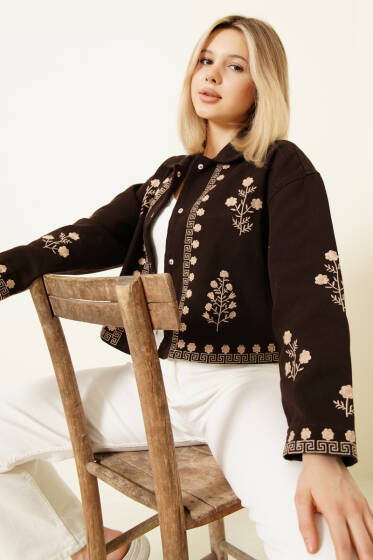 Çiçek Nakışlı Gabardin Kısa Ceket Kahve - Kadın Giyim Modelleri