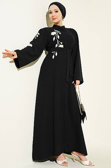 Çiçek Nakışlı Gizli Düğmeli Ferace Siyah - Ferace