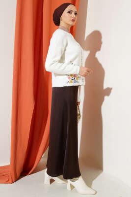 Çiçek Nakışlı İnci Düğmeli Triko Hırka Beyaz - Triko Hırka