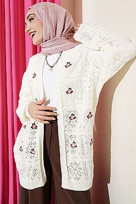 Çiçek Nakışlı Örgü Triko Hırka Ekru - VANİZA TRİKO